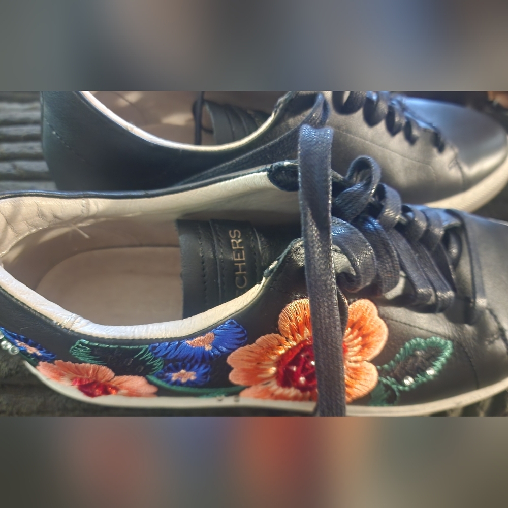 Skechers Women's Black Sneakers with Floral Embroidery